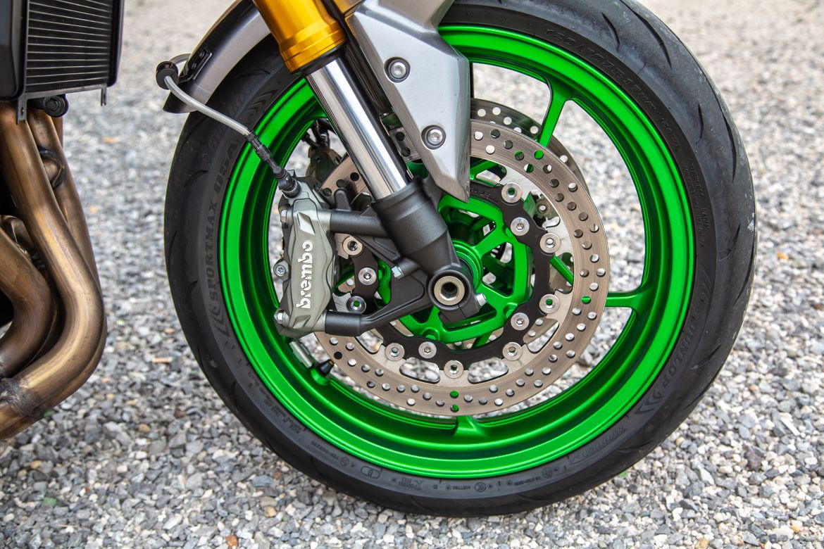 Kawasaki Z900SE 9