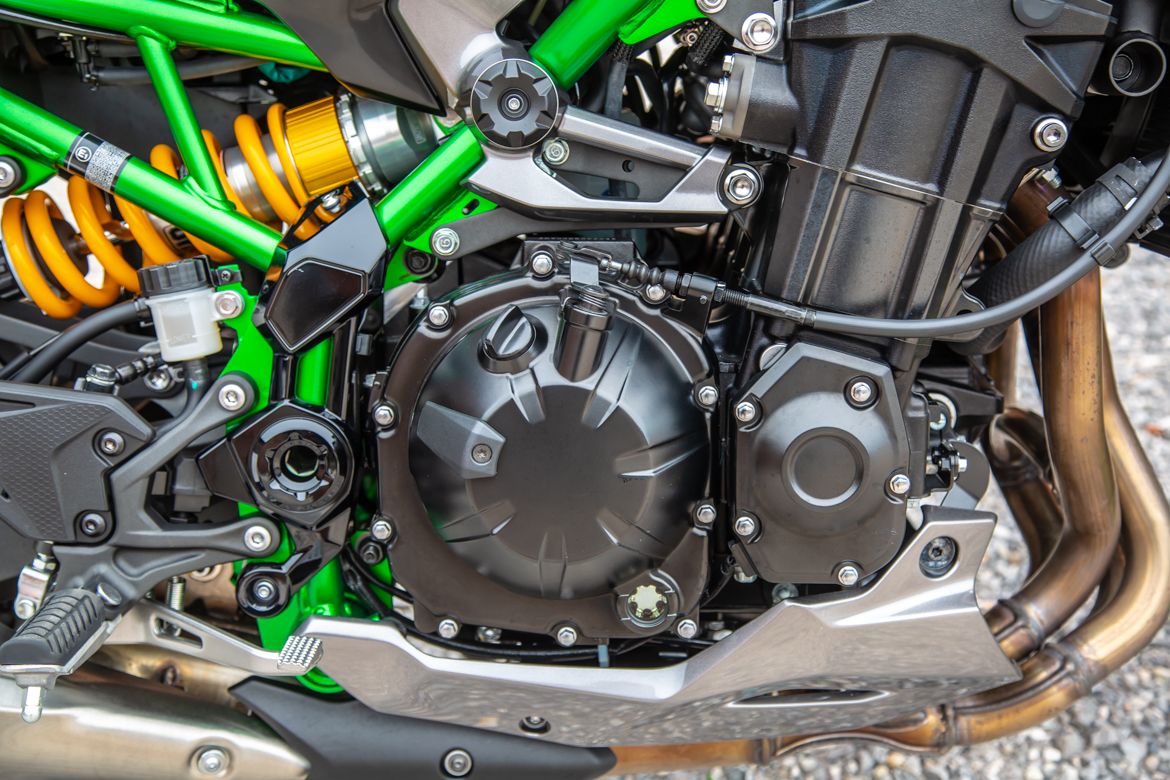 Kawasaki Z900SE 21