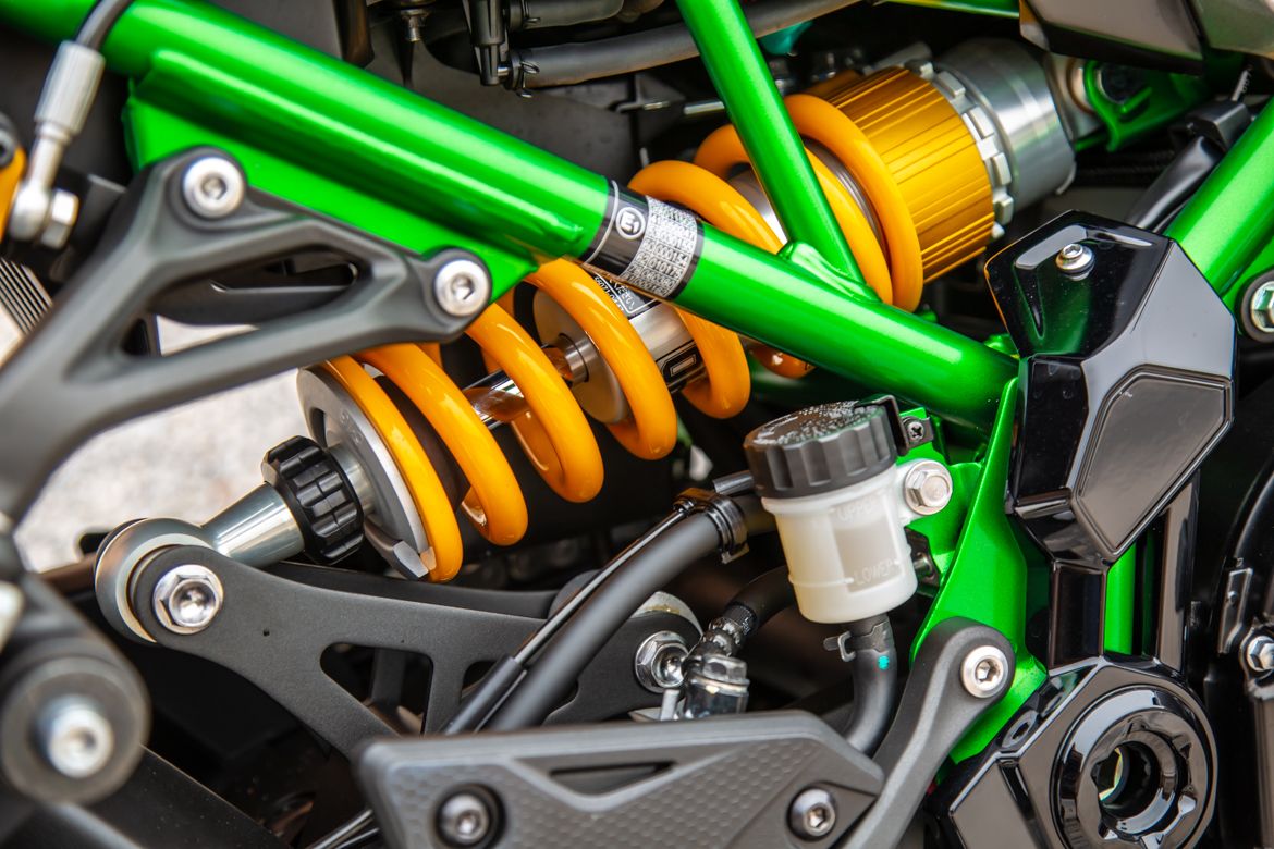 Kawasaki Z900SE 10