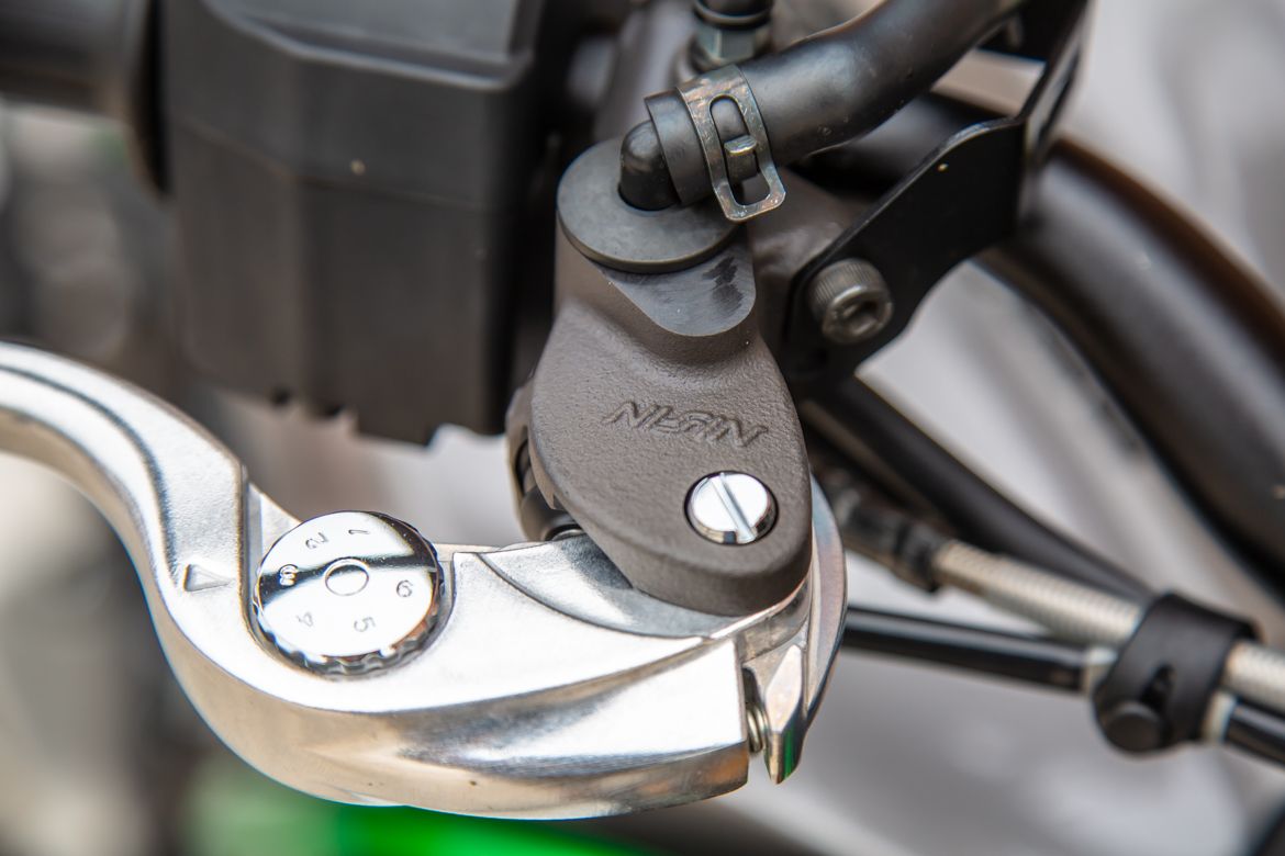Kawasaki Z900SE 18
