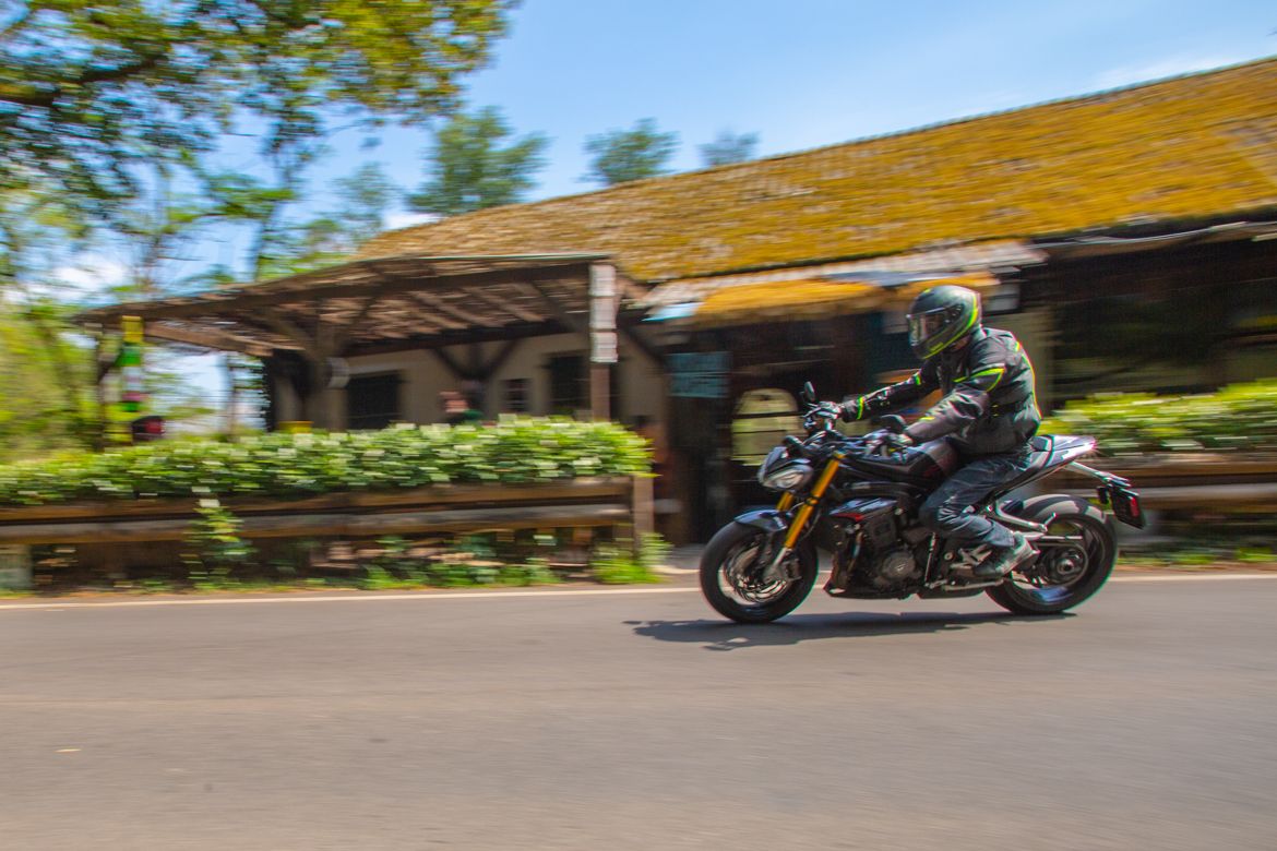 Speed Triple 1200 RS 16 Speed Triple 1200 RS 16