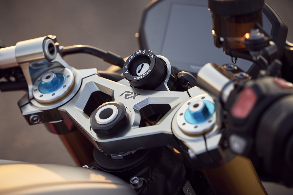 Triumph Speed Triple RX 1