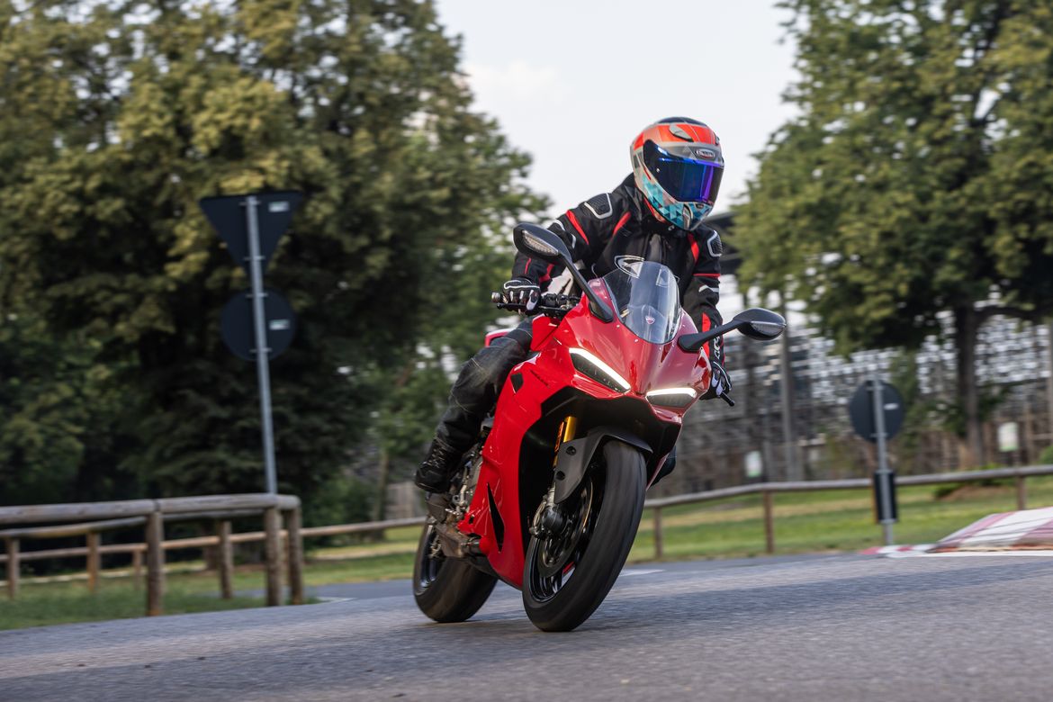 Ducati Panigale V2S 6
