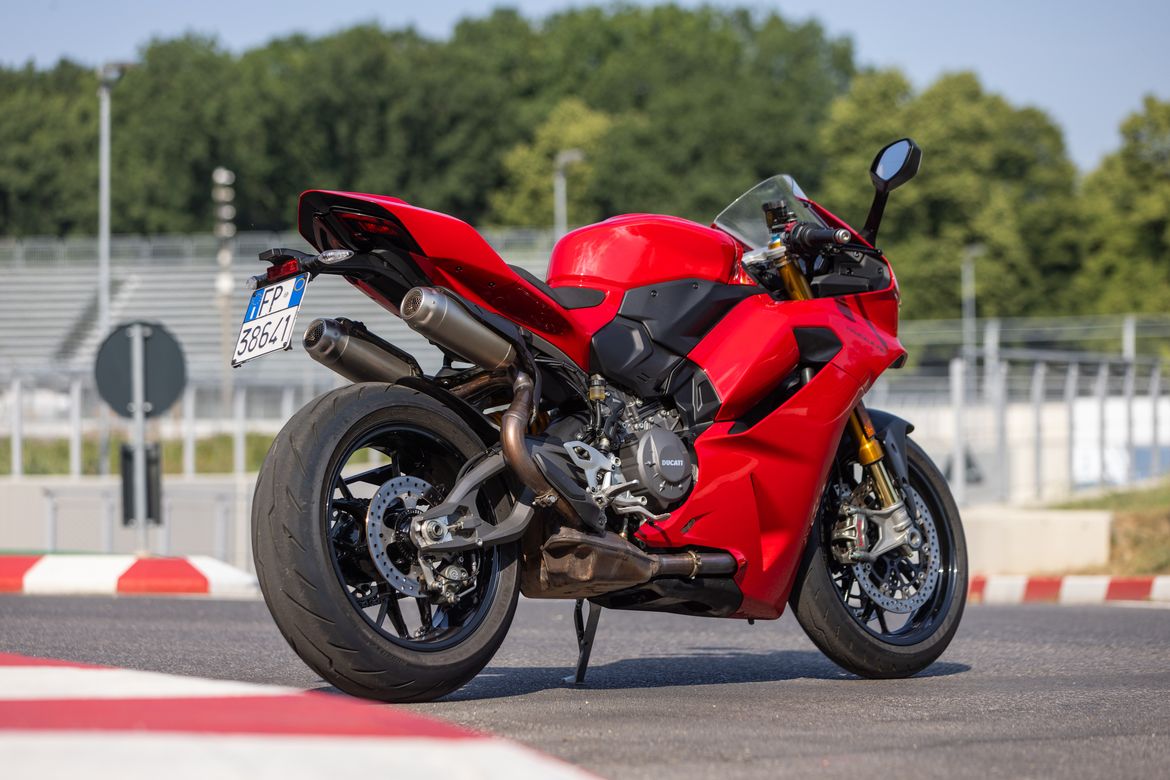 Ducati Panigale V2S 9