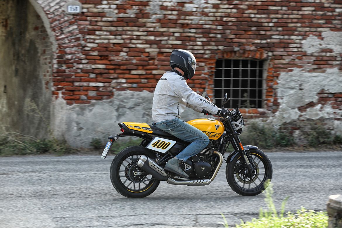 Tracker 400 8