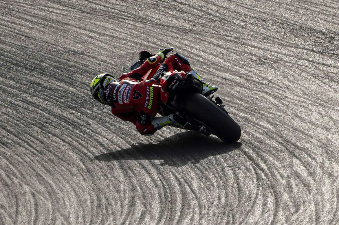 Bautista prova la Ducati MotoGP