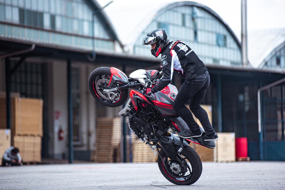 MV Agusta stunt riding