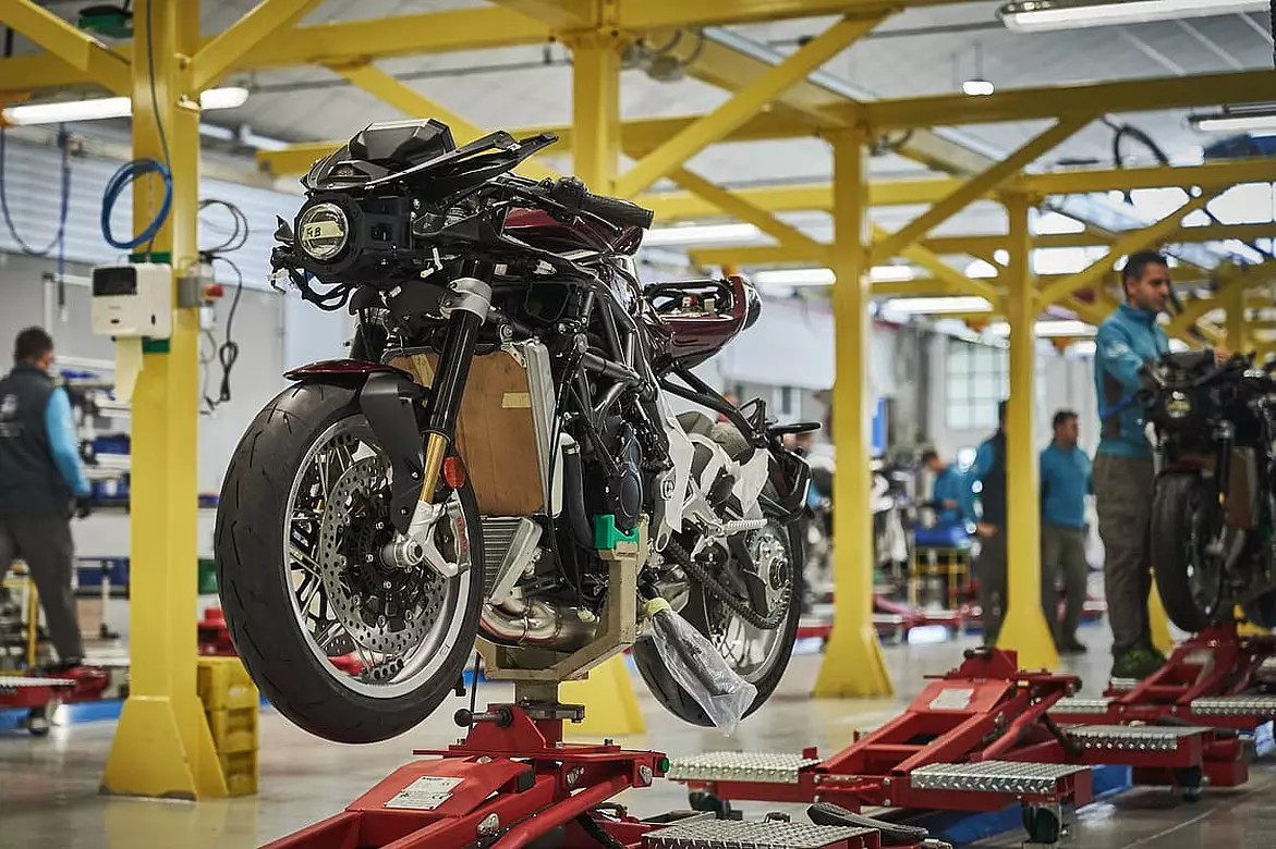 Nuova linea montaggio MV Agusta