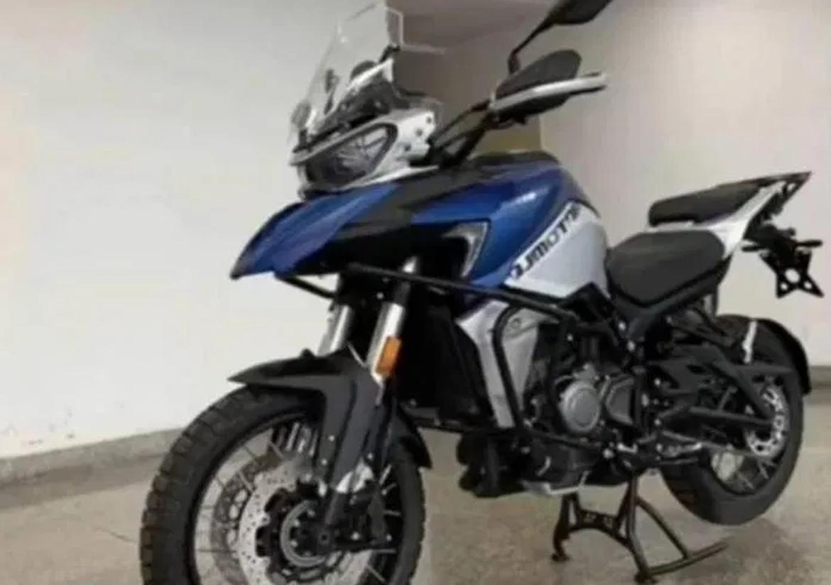 Benelli TRK750
