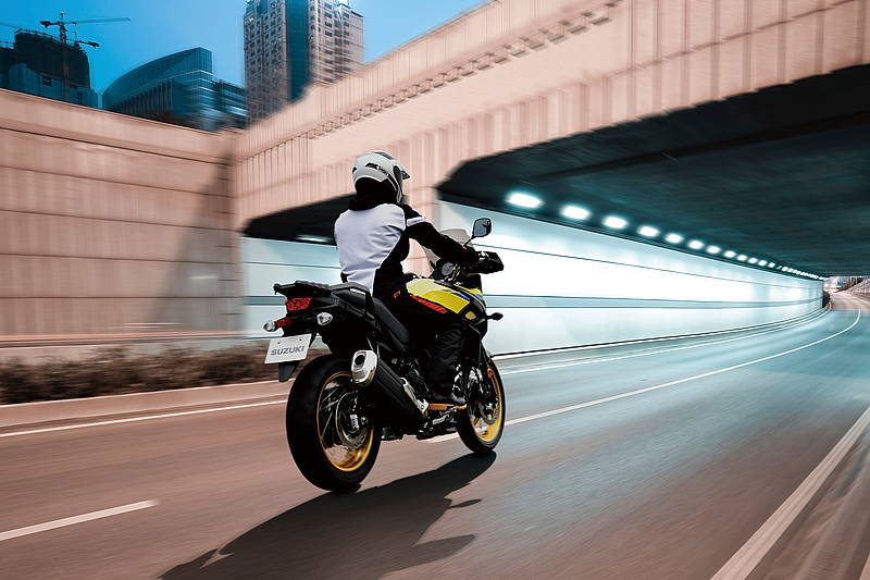 Suzuki V-Strom 650 2021 action Suzuki V-Strom 650 2021 action