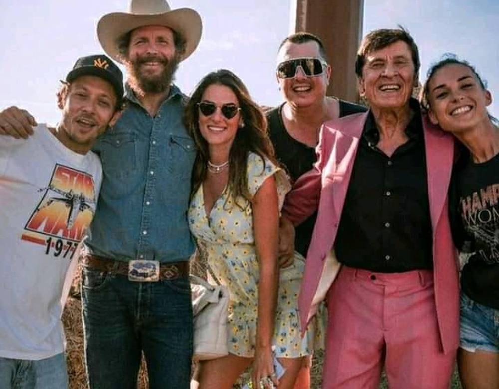 Valentino Rossi con Jovanotti Gianni Morandi Valentino Rossi con Jovanotti Gianni Morandi
