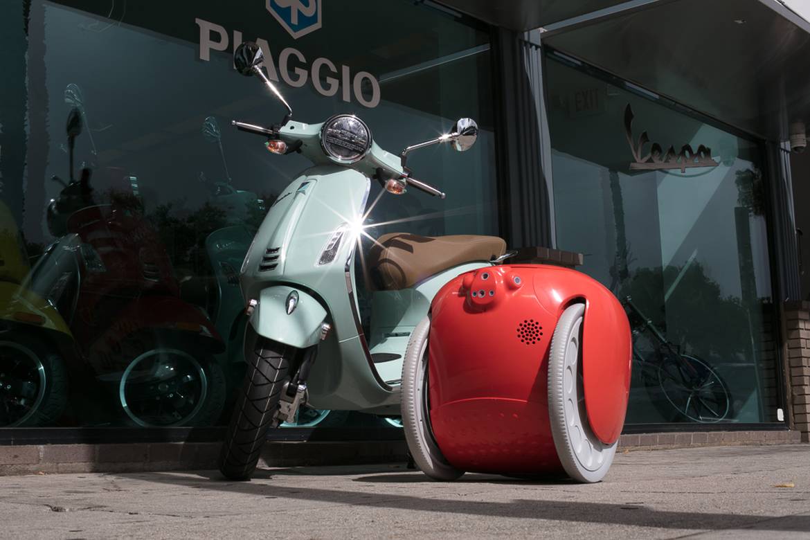 Piaggio scooter e robot