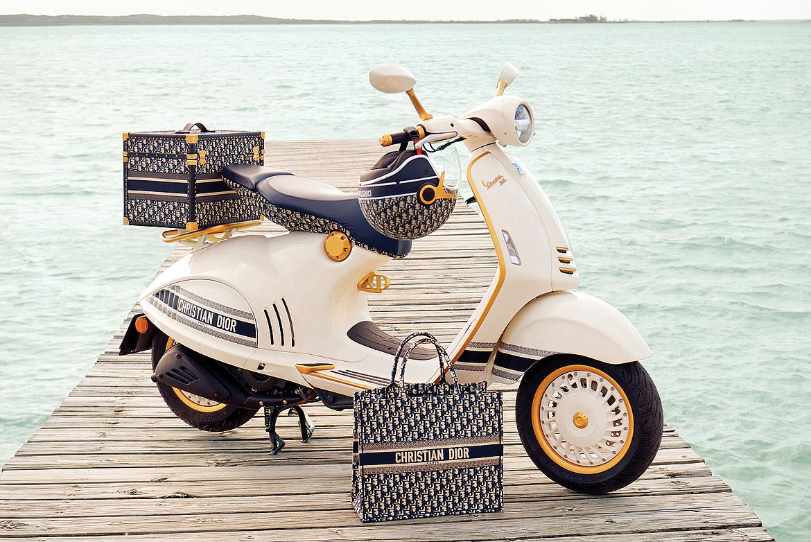 Vespa 946 Dior