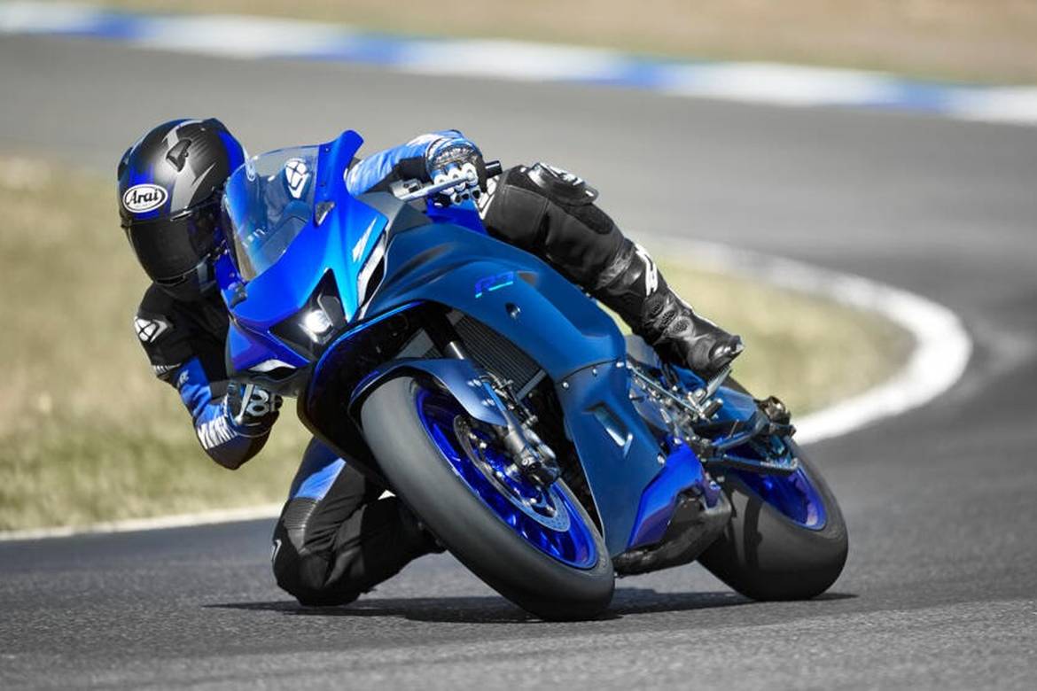 Yamaha R7