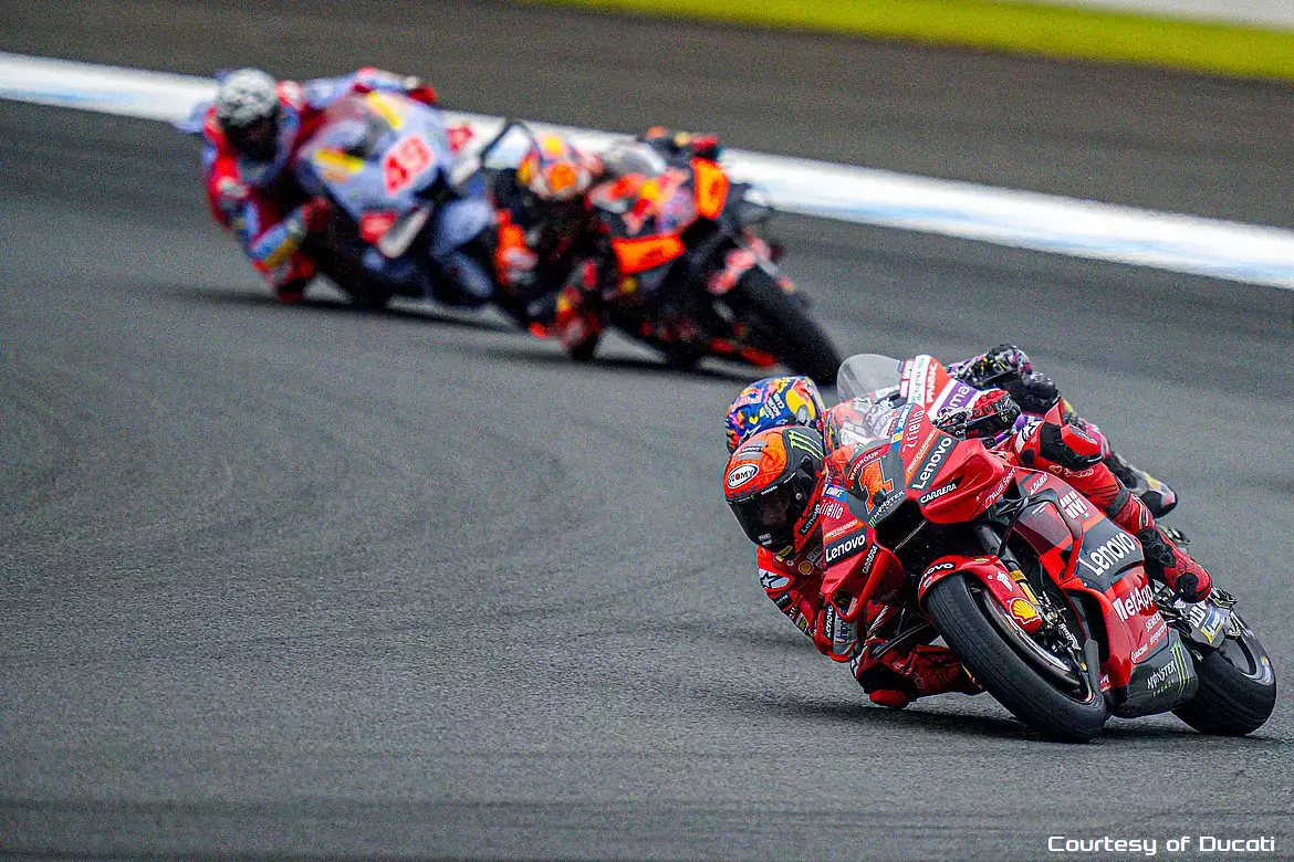 Pecco Bagnia contro Jorge Martin Pecco Bagnia contro Jorge Martin