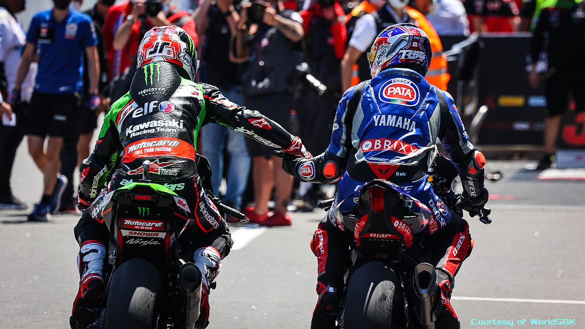 Toprak Ragzatlioglu e Jonathan Rea