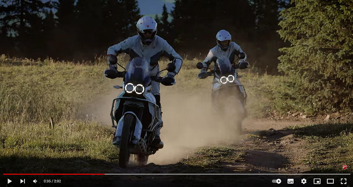 Video Ducati DesertX